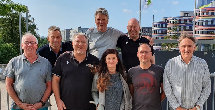 19 coaches